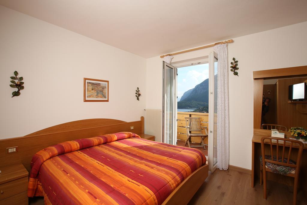 Hotel Garni Villanova モルヴェーノ エクステリア 写真